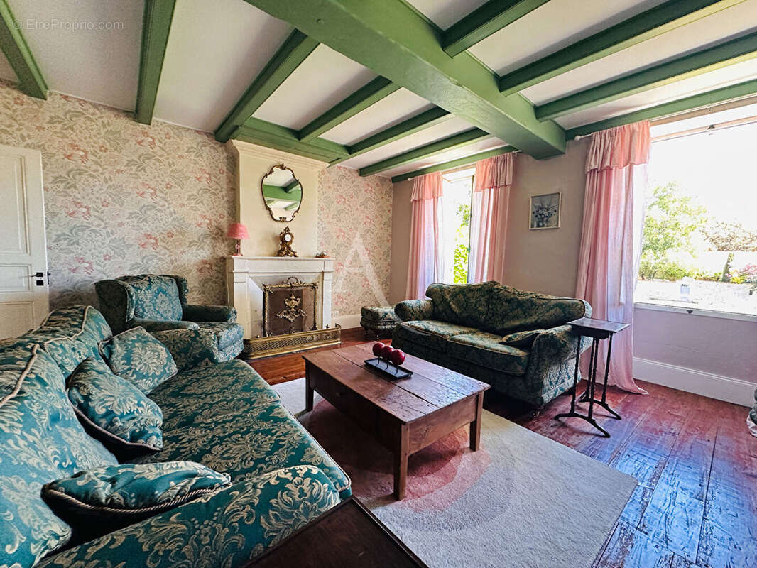 Maison à SAINT-PORCHAIRE