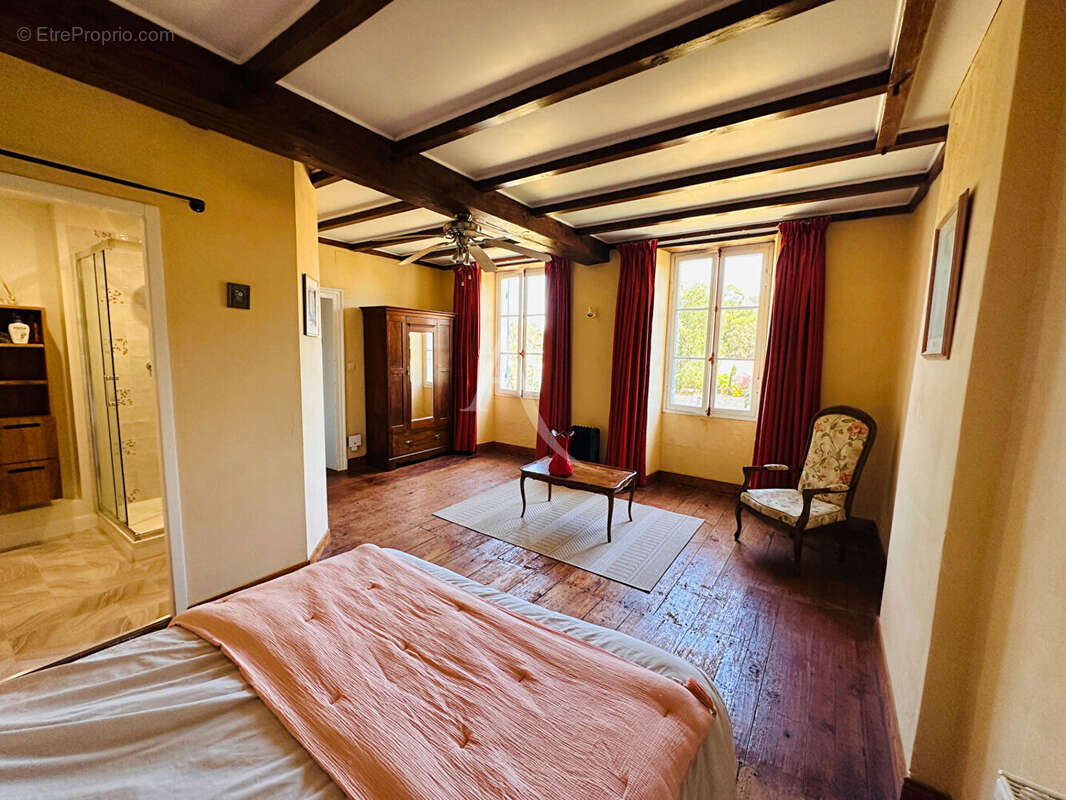 Maison à SAINT-PORCHAIRE