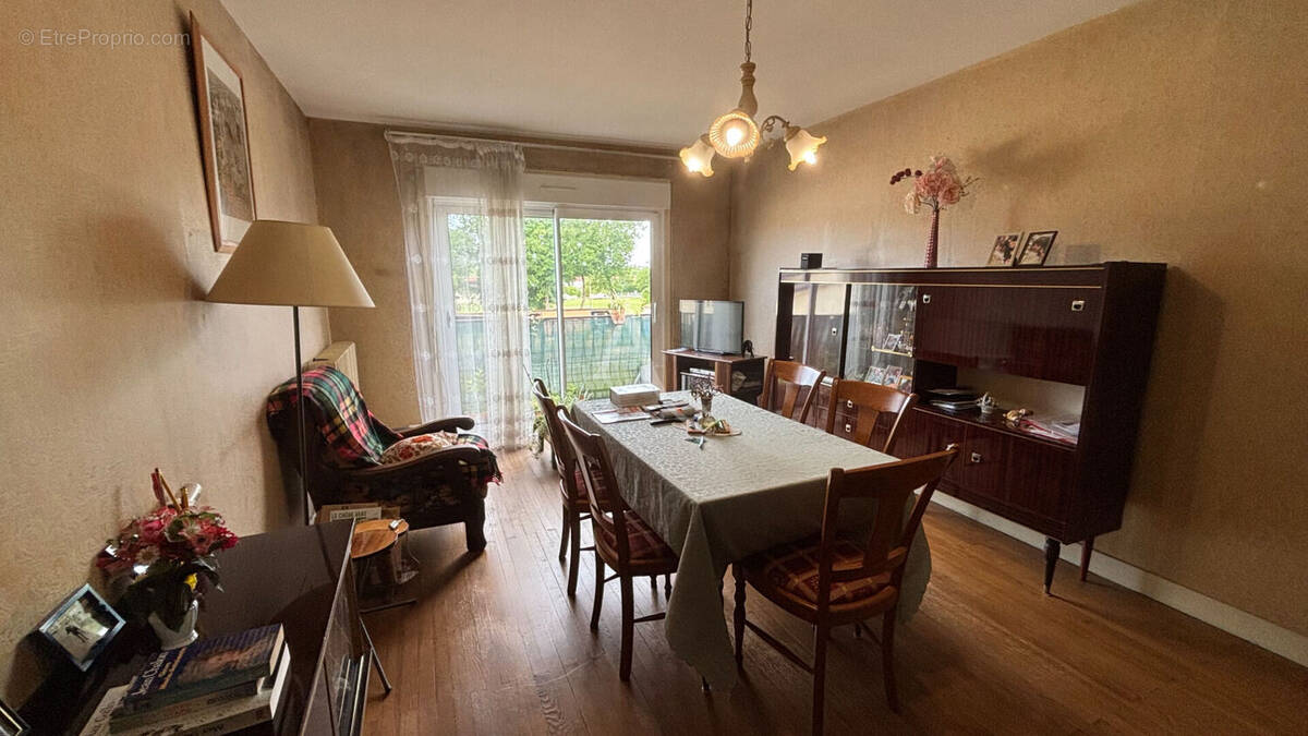 Appartement à SAINTES