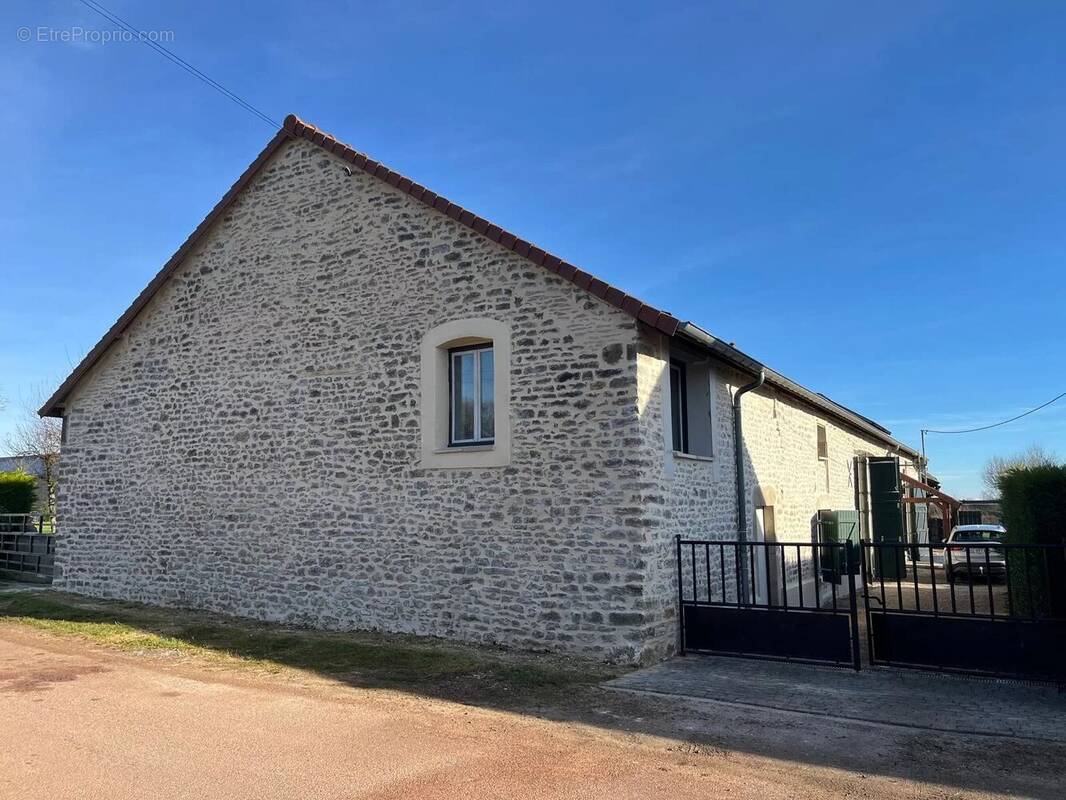 Maison à MARCHESEUIL