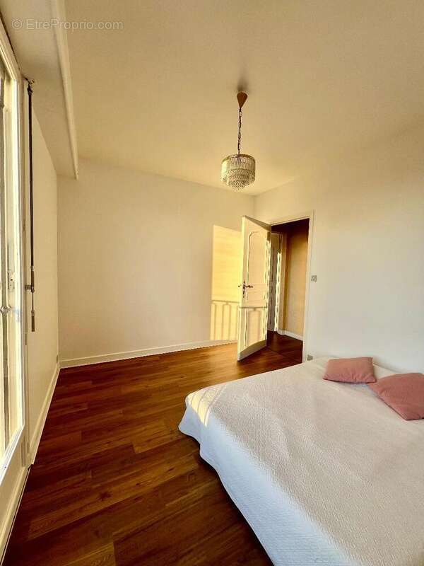   - Appartement à AVRILLE