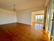   - Appartement à AVRILLE