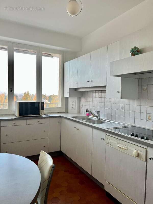   - Appartement à AVRILLE