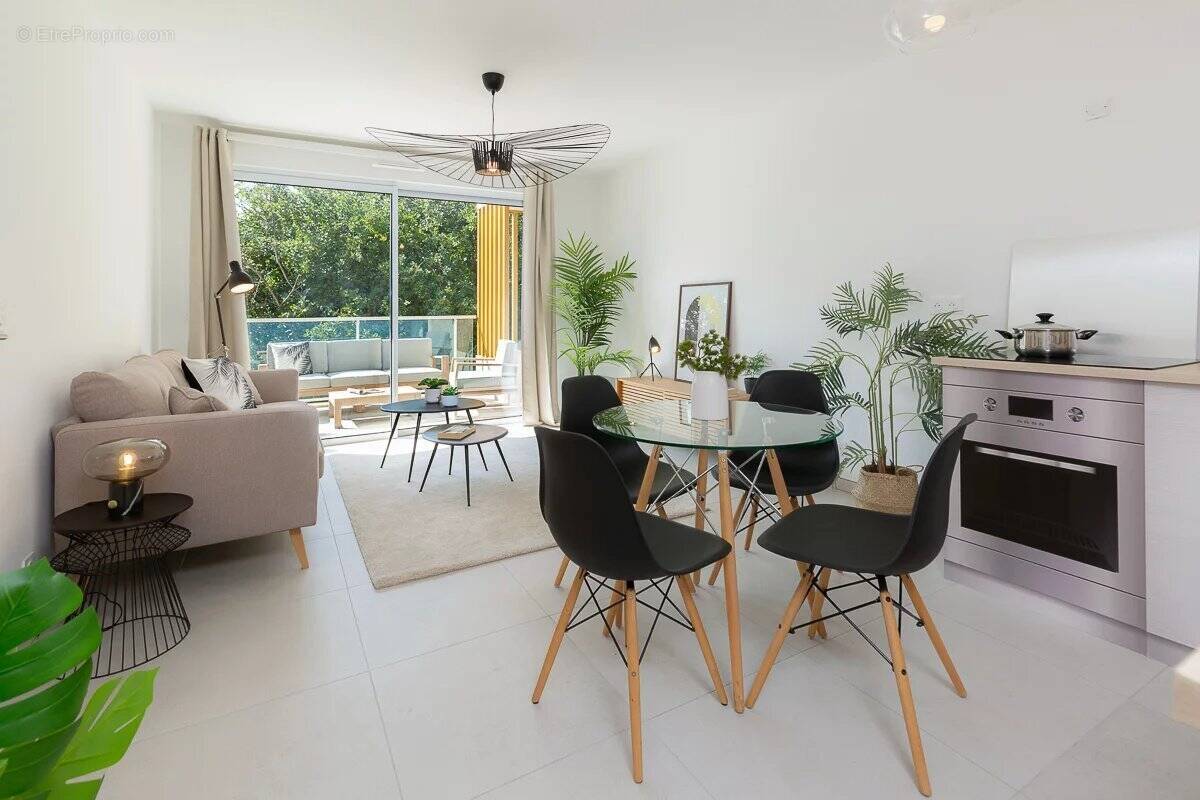 Appartement à MOUANS-SARTOUX