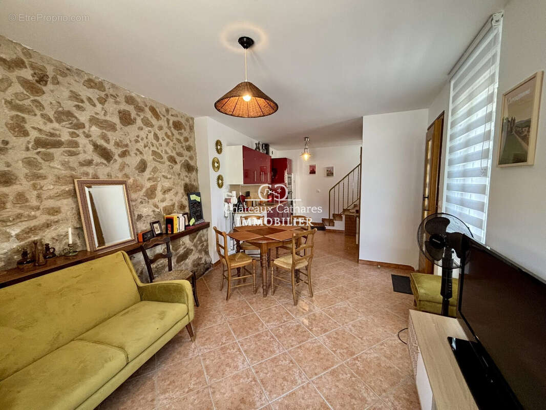 Maison à DUILHAC-SOUS-PEYREPERTUSE