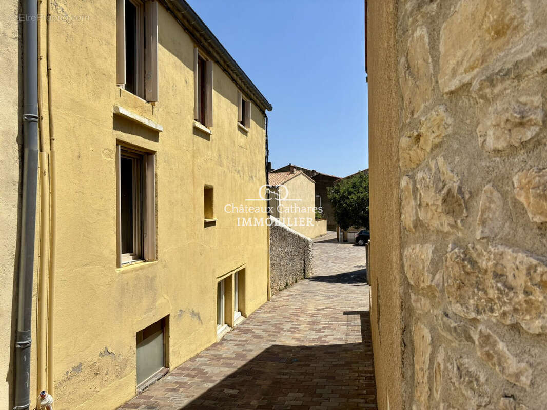Maison à DUILHAC-SOUS-PEYREPERTUSE