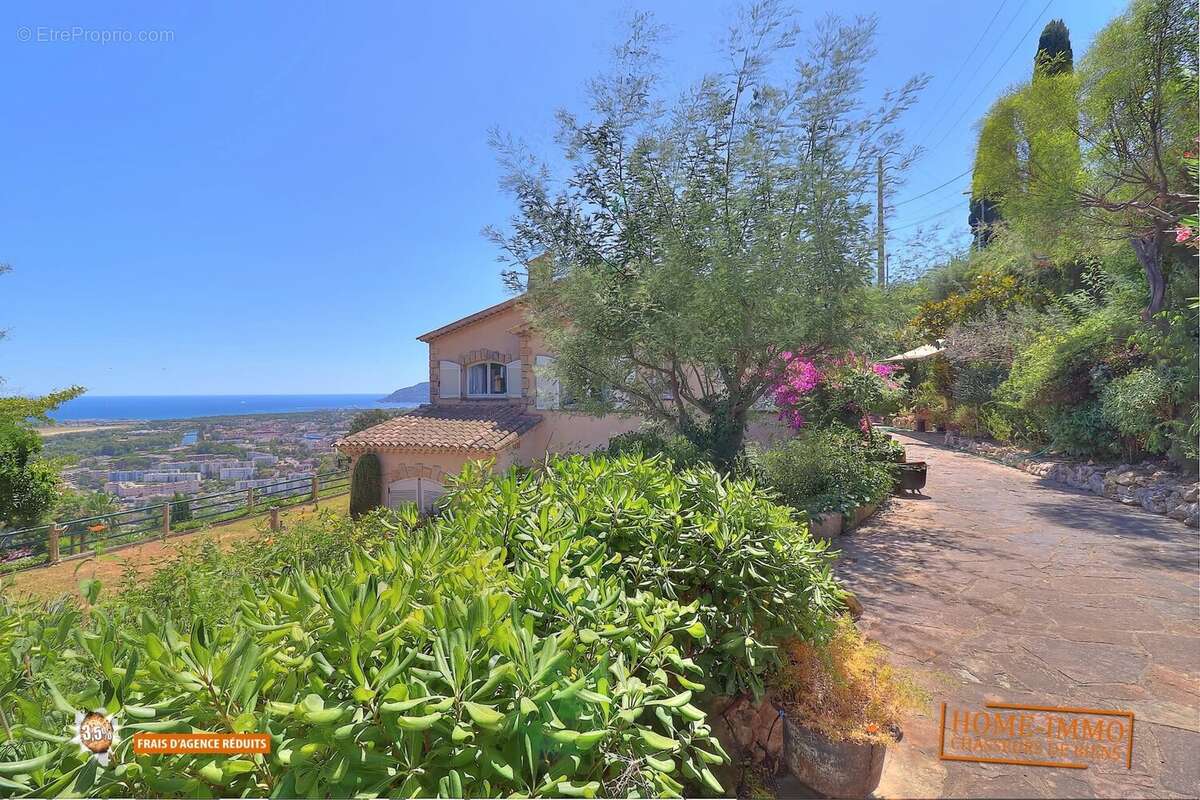 Maison à MANDELIEU-LA-NAPOULE