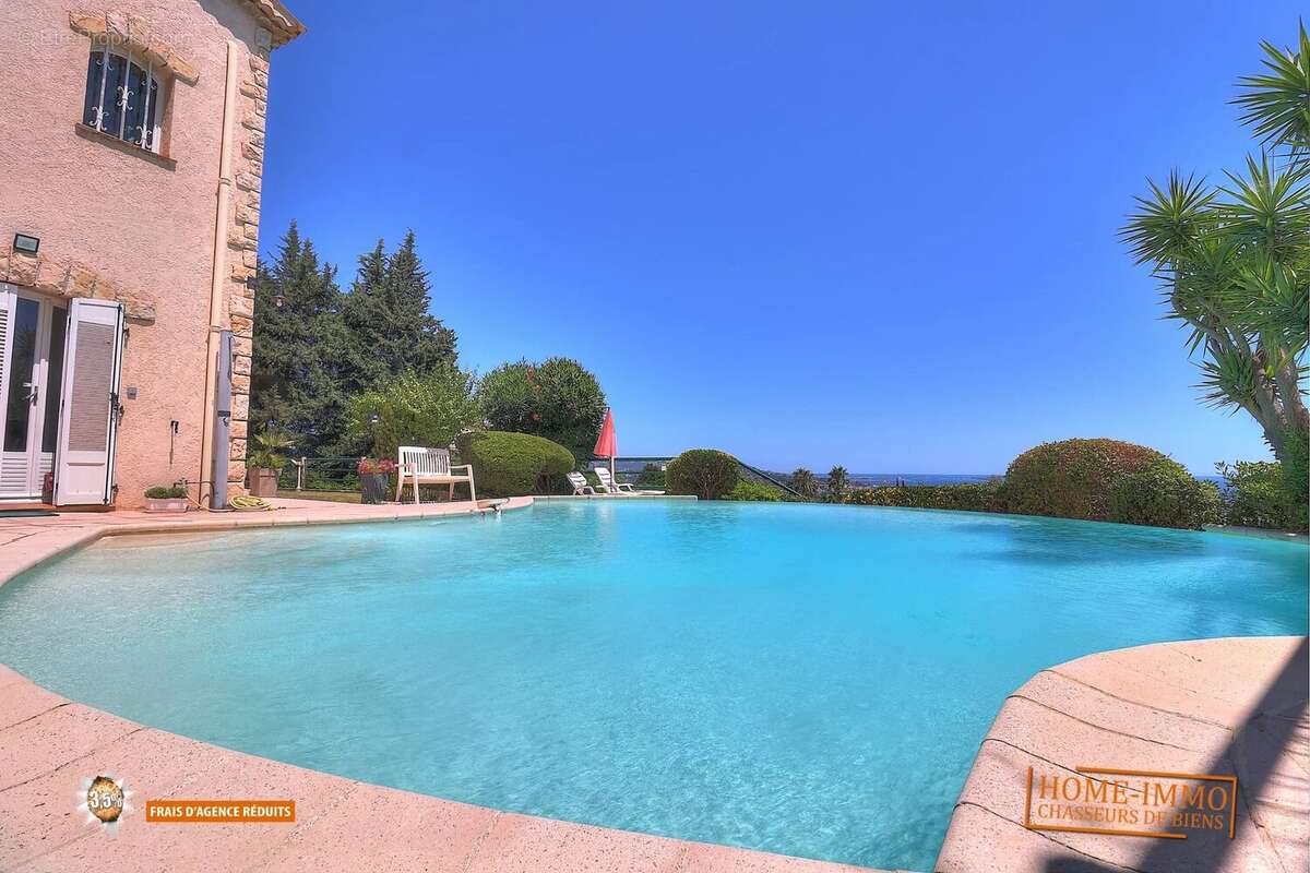 Maison à MANDELIEU-LA-NAPOULE