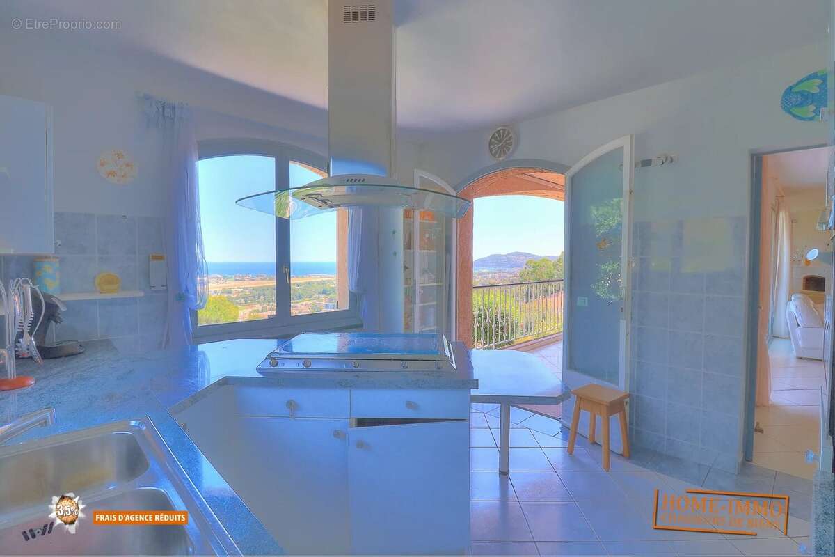 Maison à MANDELIEU-LA-NAPOULE