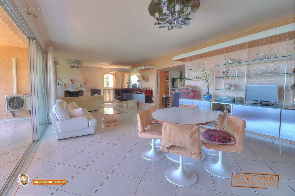 Maison à MANDELIEU-LA-NAPOULE