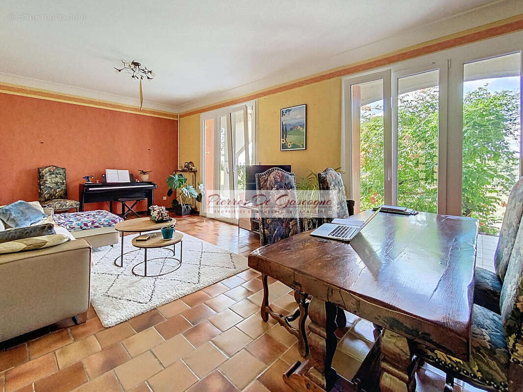 f - Maison à CASTERA-VERDUZAN