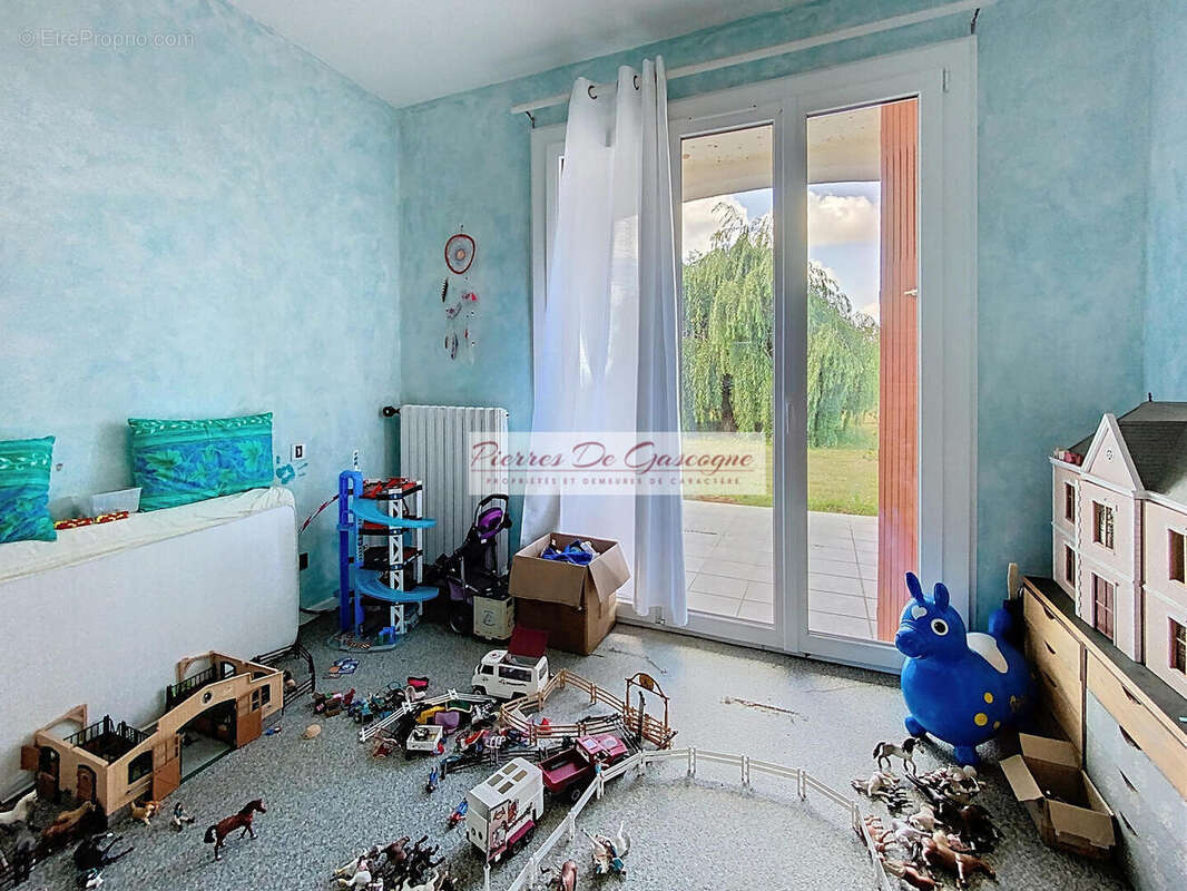 Maison à CASTERA-VERDUZAN