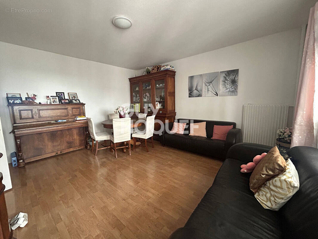 Appartement à ROSNY-SOUS-BOIS