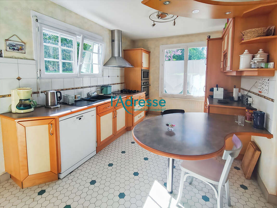 Maison à SAINT-PIERRE-MONTLIMART