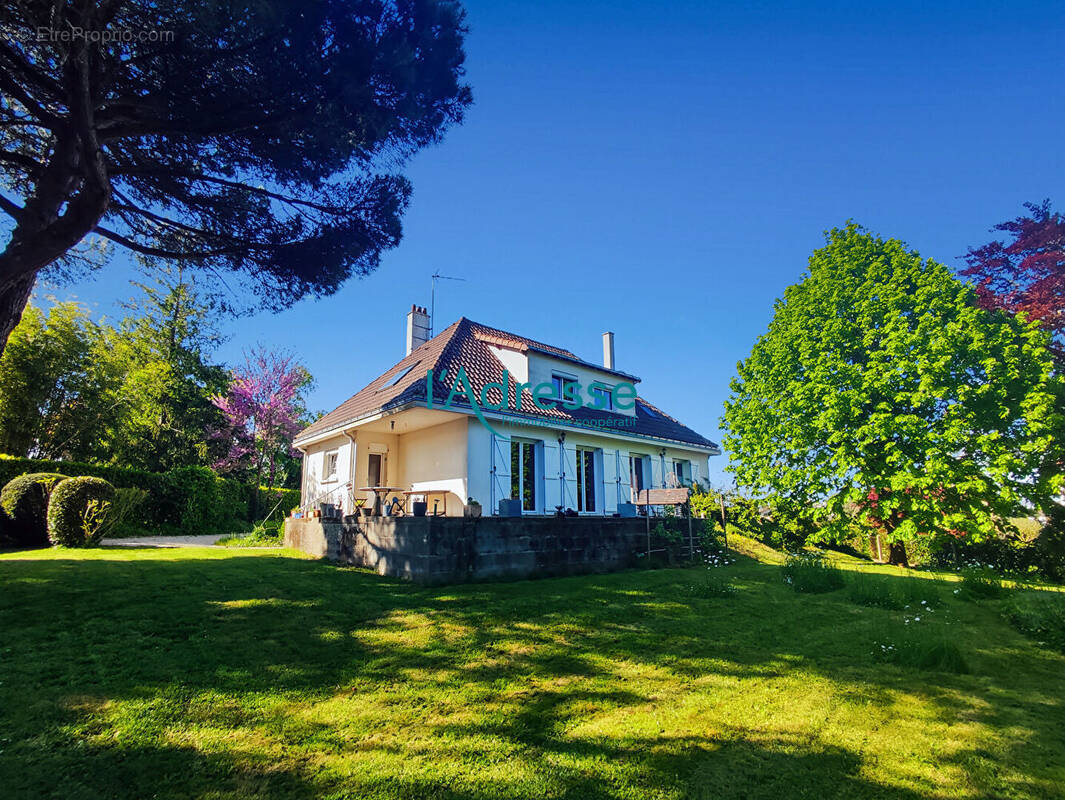 Maison à SAINT-PIERRE-MONTLIMART