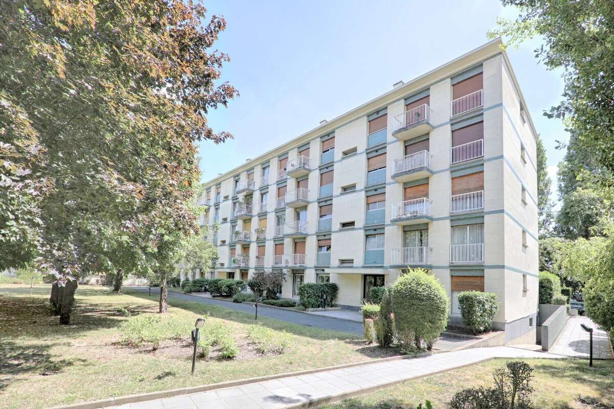 Appartement à SAINT-MAUR-DES-FOSSES