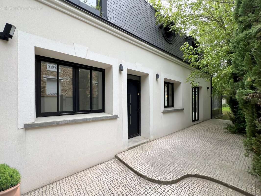 Maison à SAINT-MAUR-DES-FOSSES