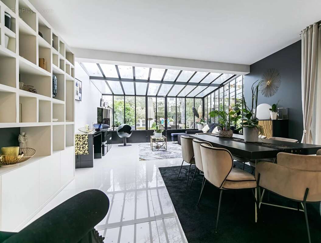 Maison à SAINT-MAUR-DES-FOSSES