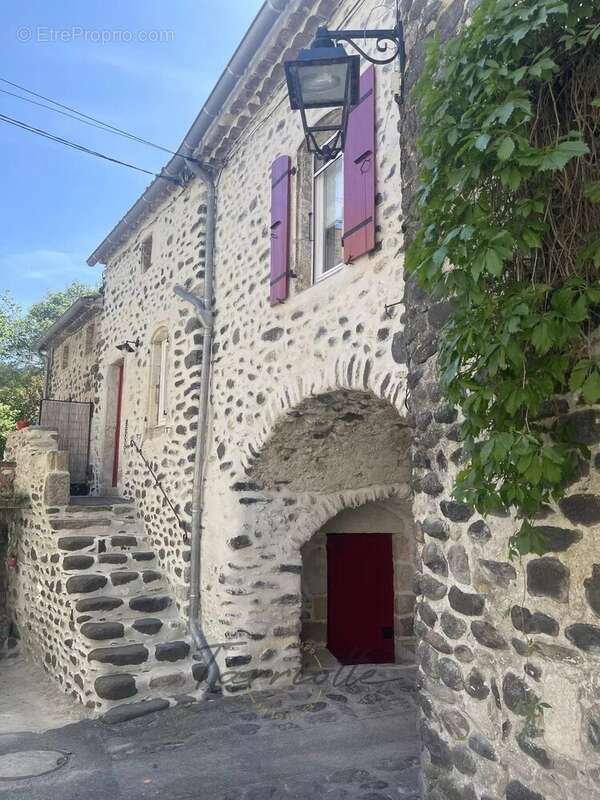 Maison à ALBA-LA-ROMAINE