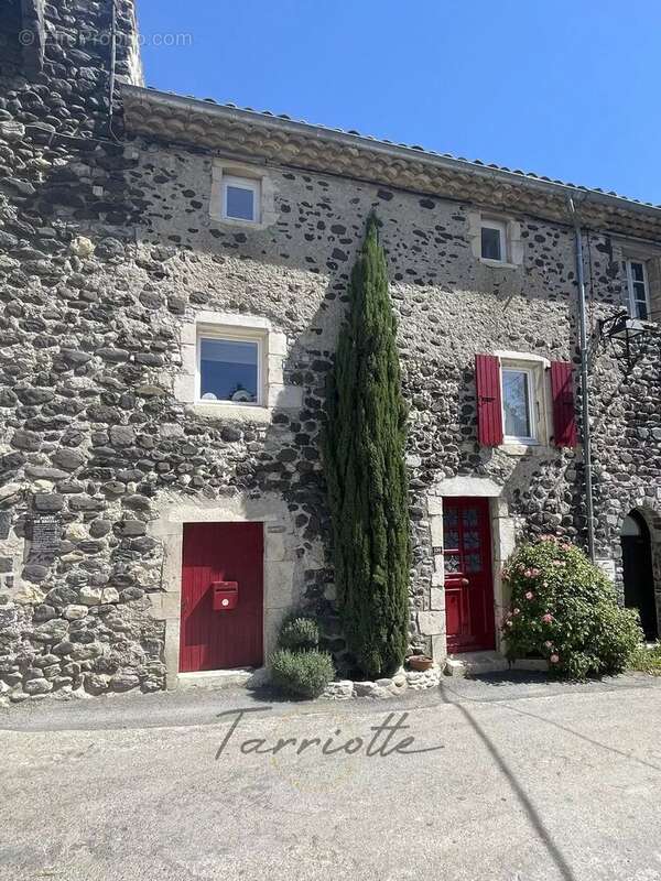 Maison à ALBA-LA-ROMAINE