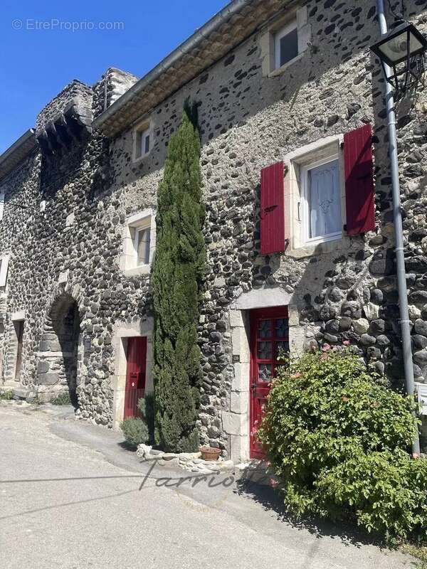 Maison à ALBA-LA-ROMAINE
