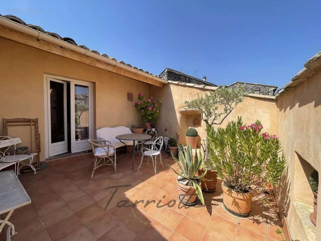 Maison à ALBA-LA-ROMAINE