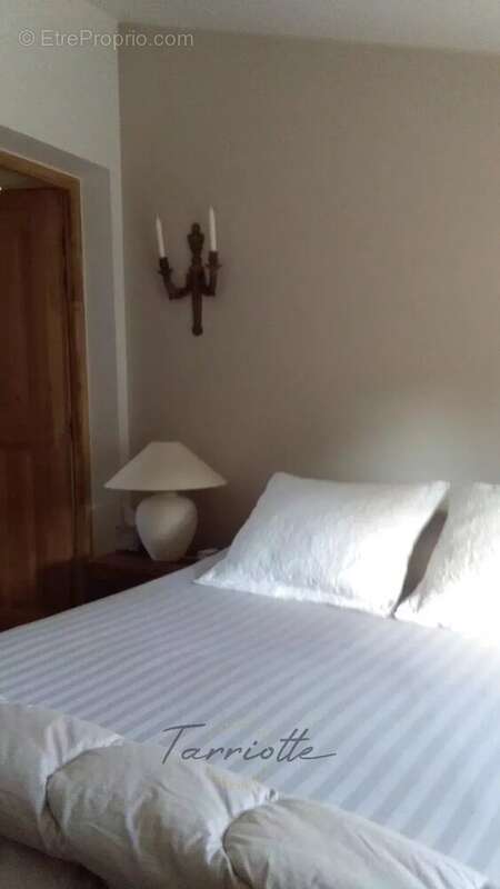 Maison à ALBA-LA-ROMAINE