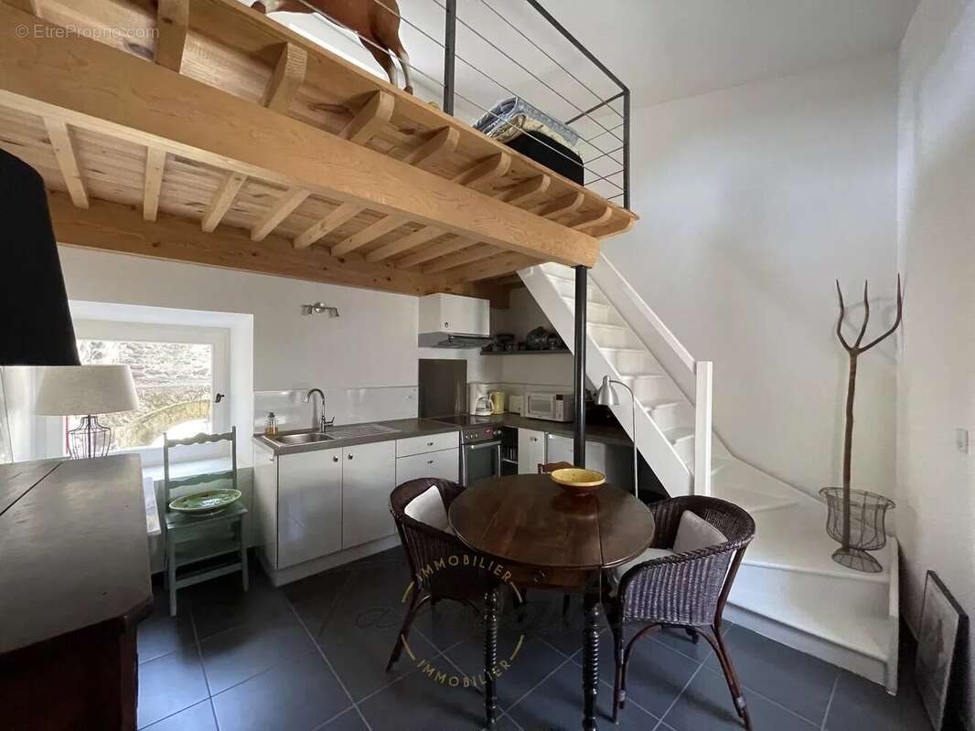 Maison à ALBA-LA-ROMAINE