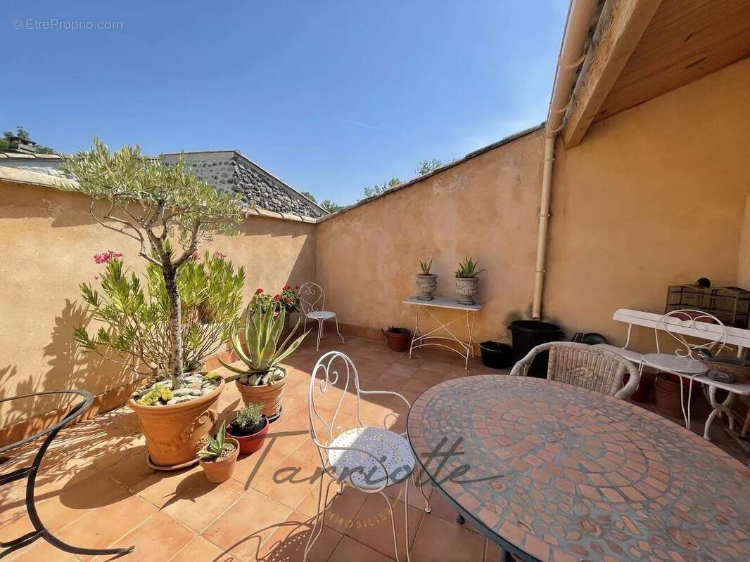 Maison à ALBA-LA-ROMAINE