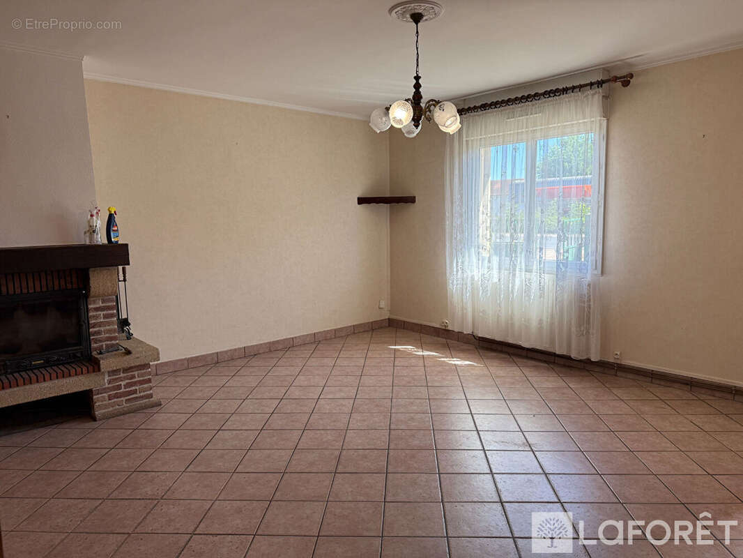 Maison à VILLEFRANCHE-D&#039;ALLIER