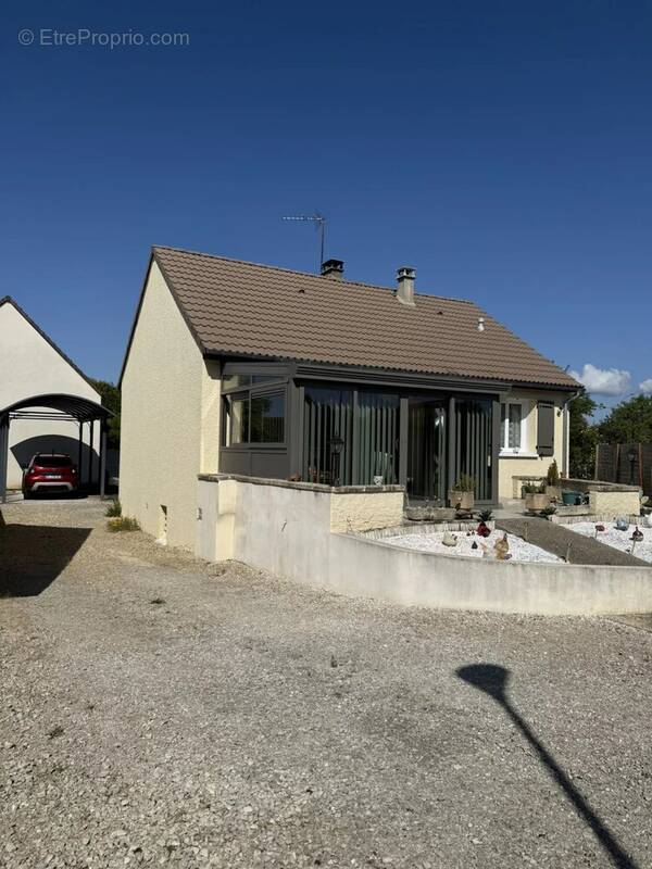 Maison à BRIENON-SUR-ARMANCON