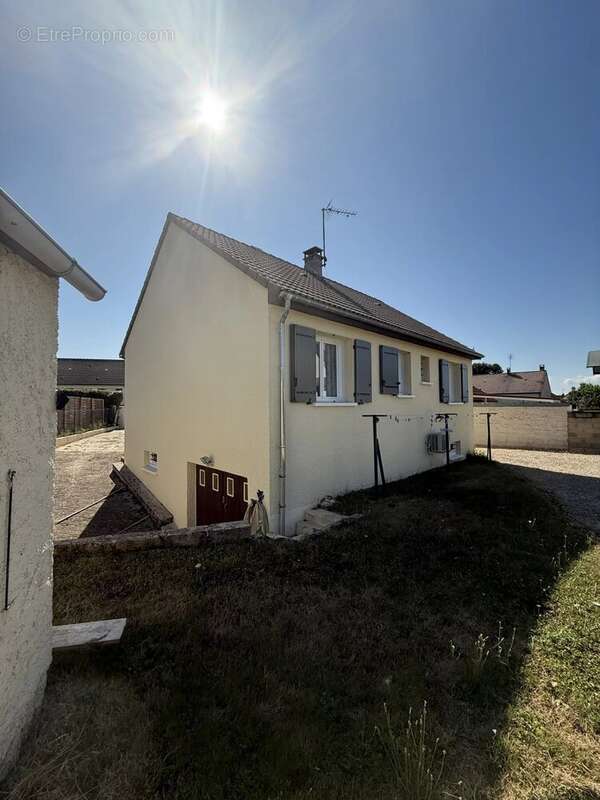 Maison à BRIENON-SUR-ARMANCON