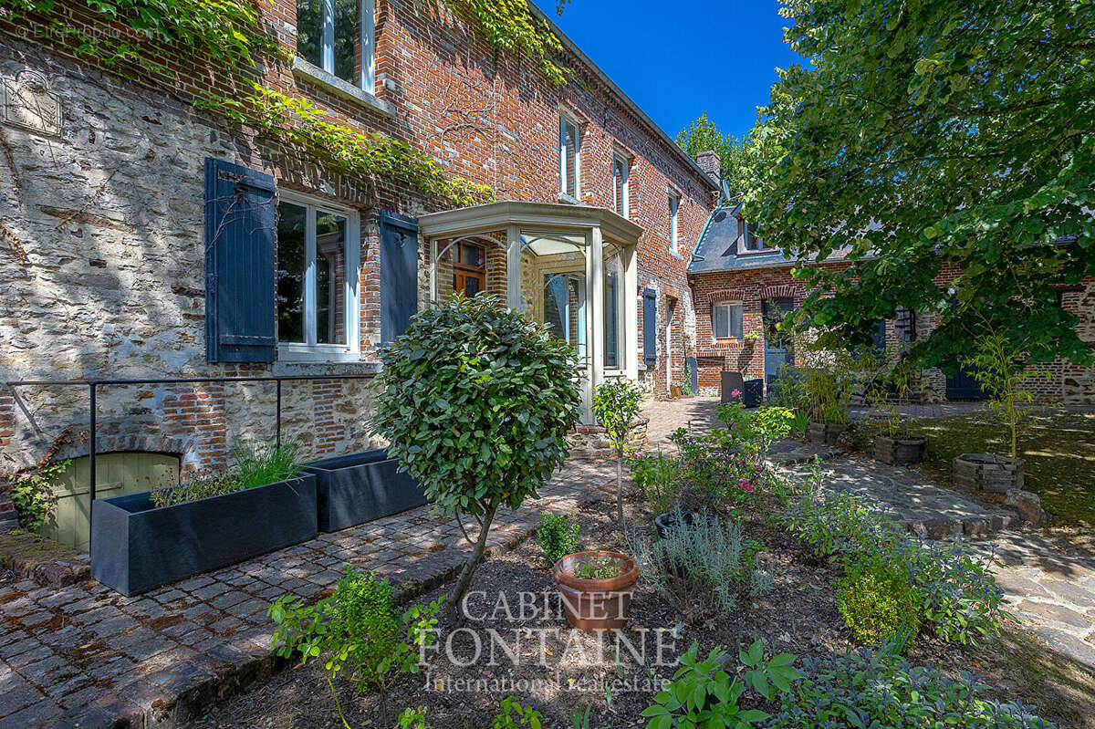 Maison à LACHAPELLE-AUX-POTS