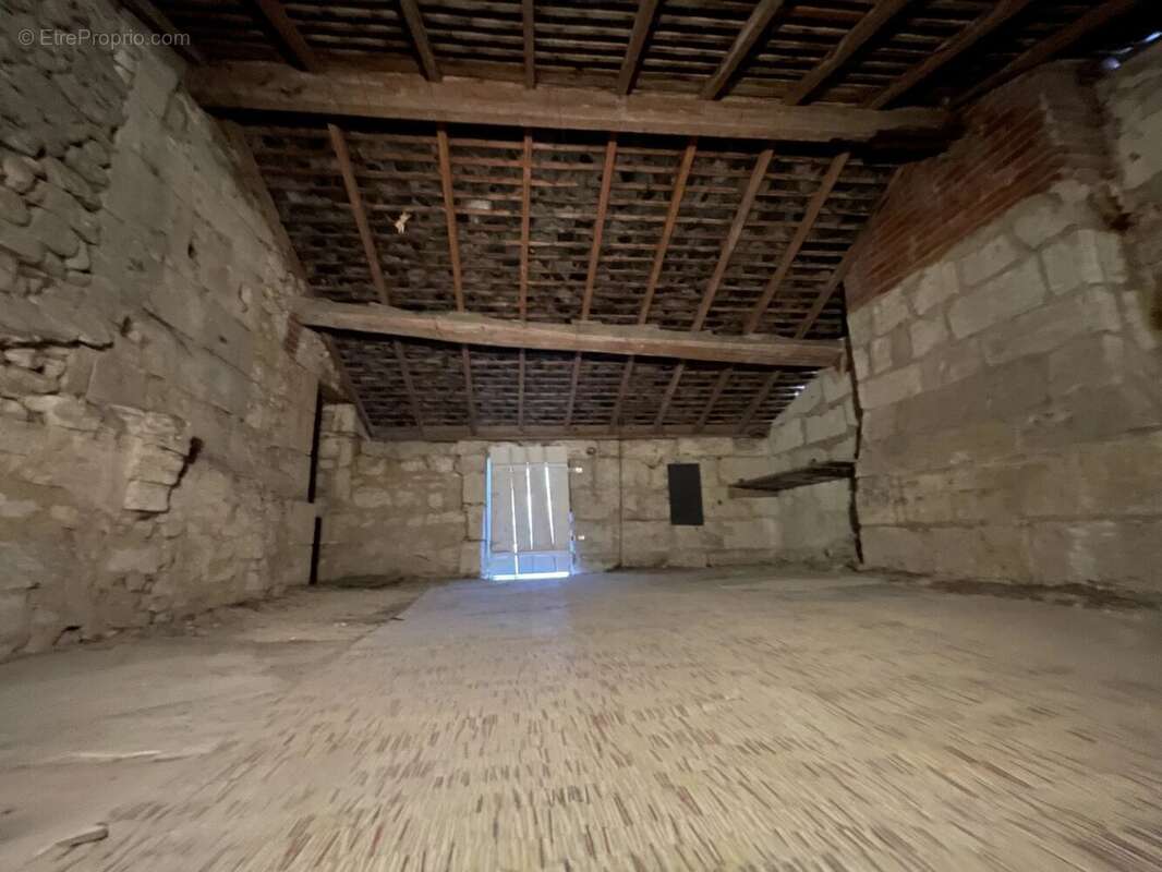 Maison à LE PUY-NOTRE-DAME