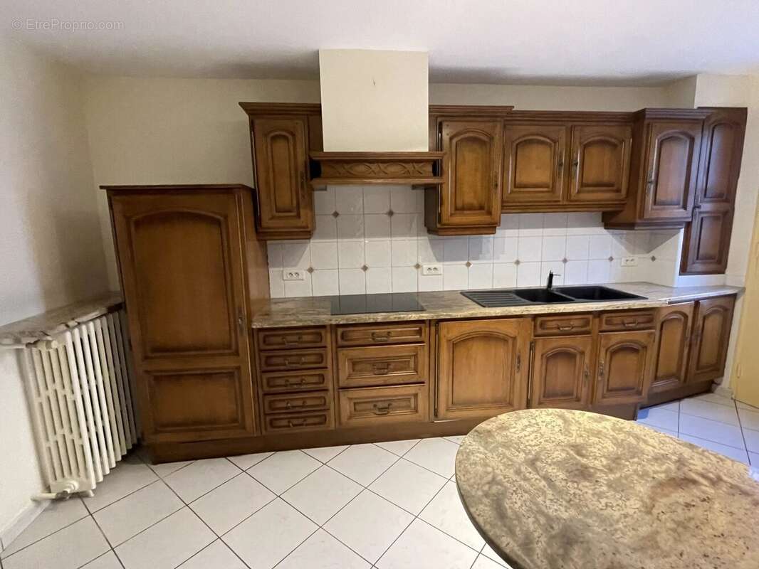 Maison à LE PUY-NOTRE-DAME