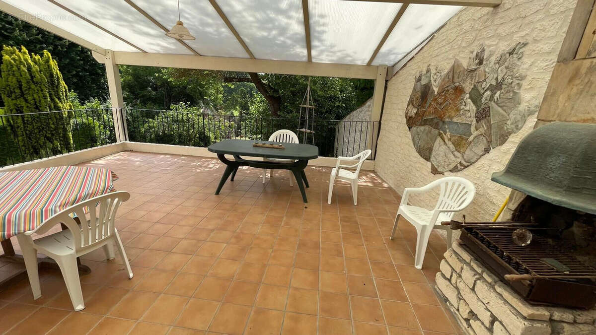 Maison à MORTAGNE-SUR-GIRONDE