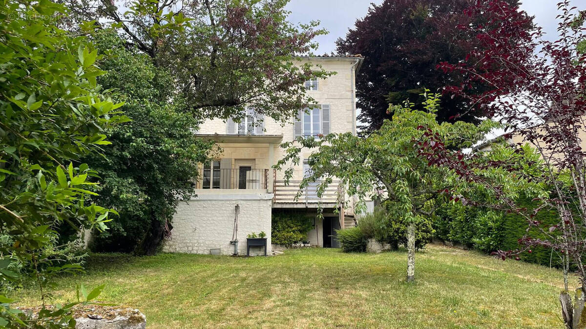 Maison à MORTAGNE-SUR-GIRONDE