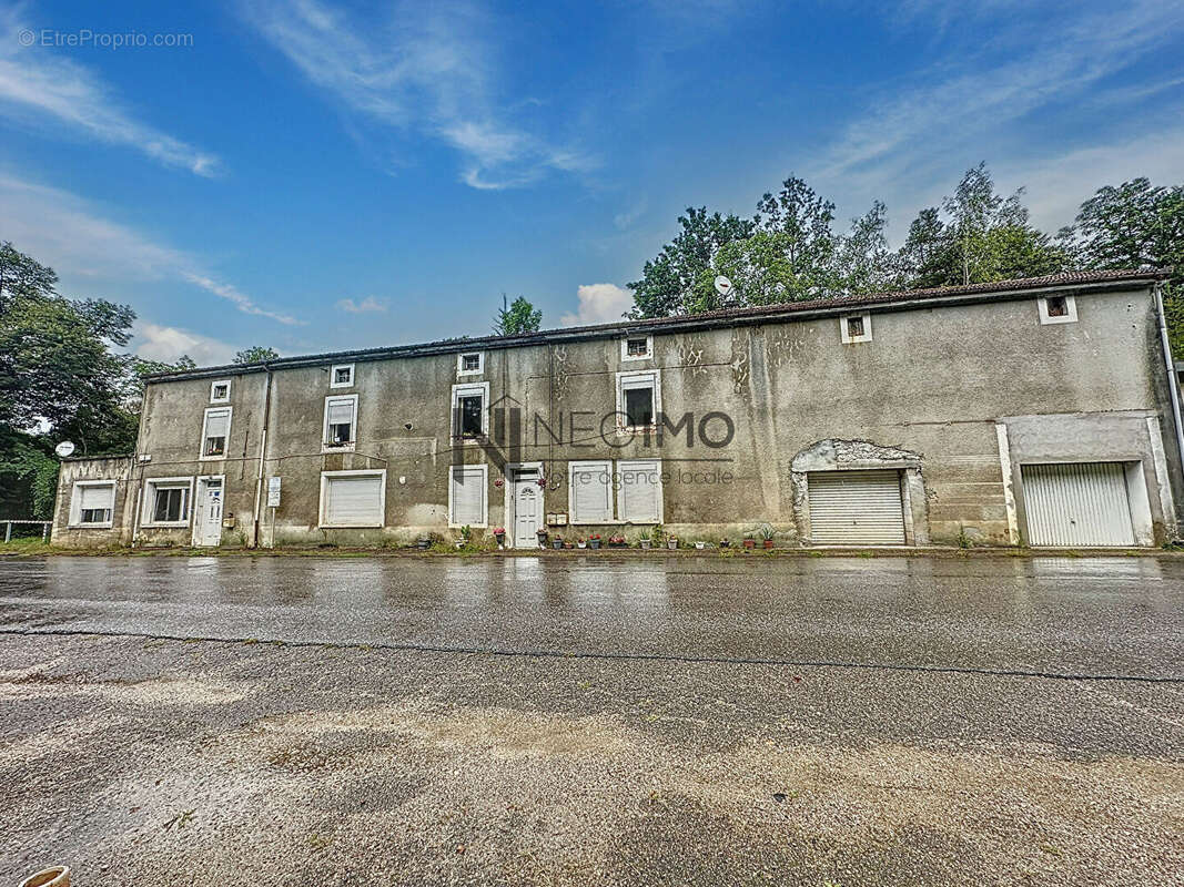 Appartement à CIRCOURT-SUR-MOUZON