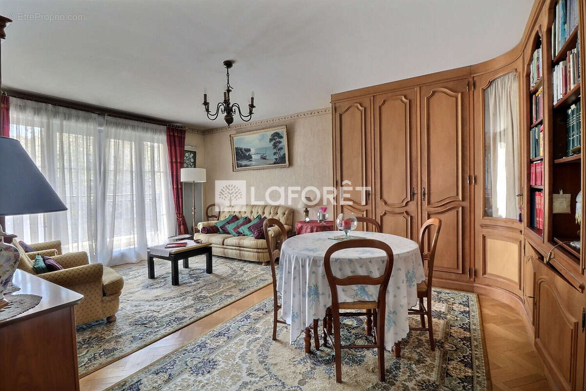 Appartement à RUEIL-MALMAISON