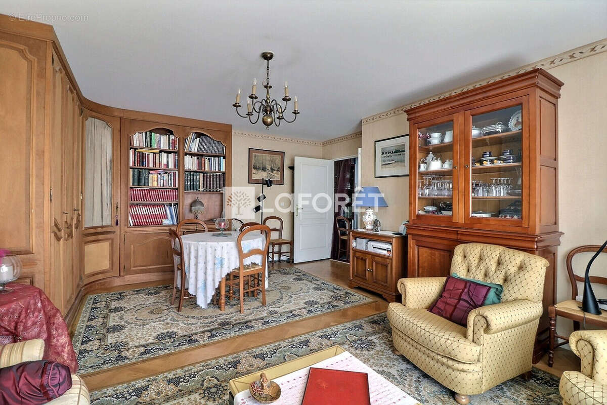 Appartement à RUEIL-MALMAISON