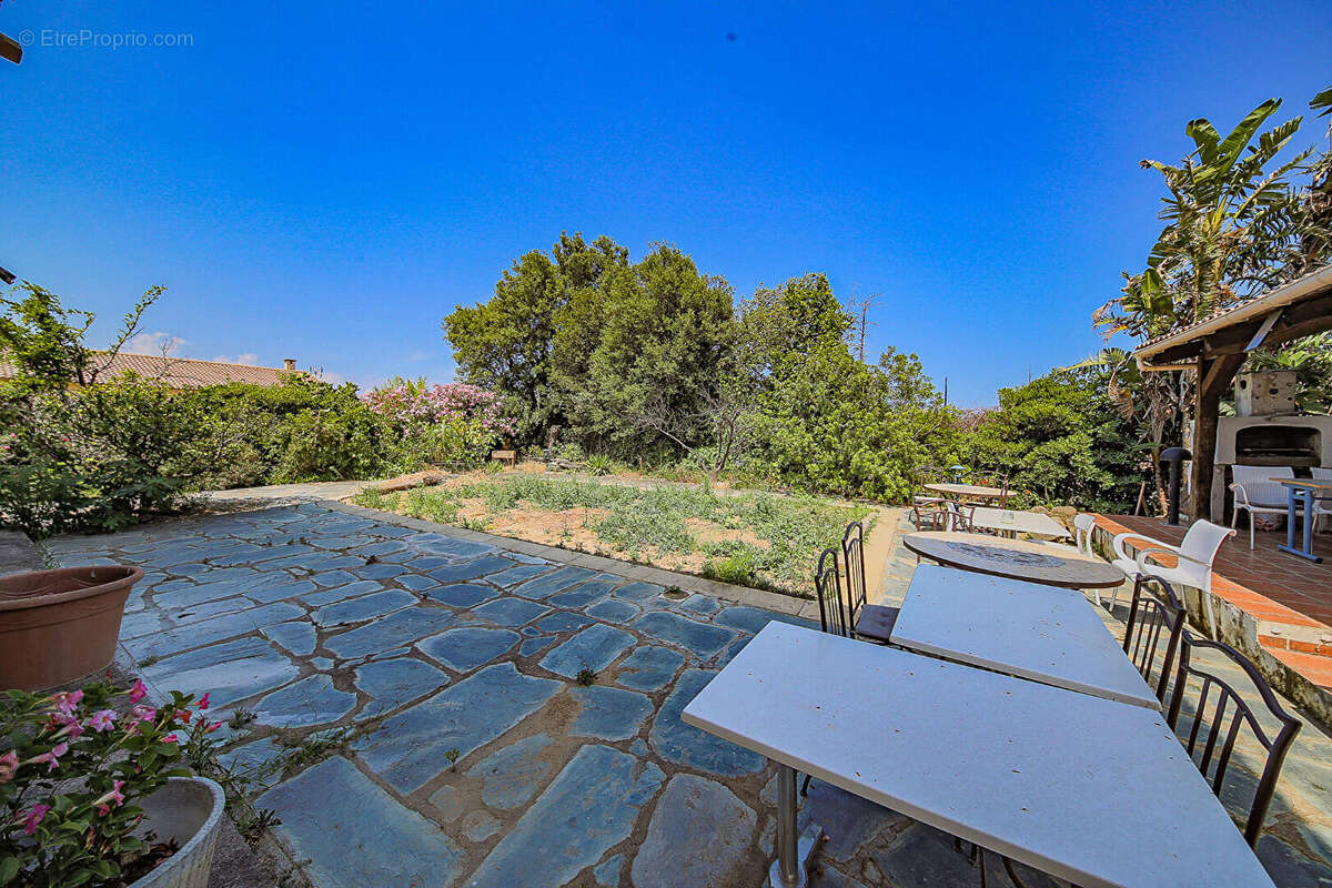 Commerce à BIGUGLIA