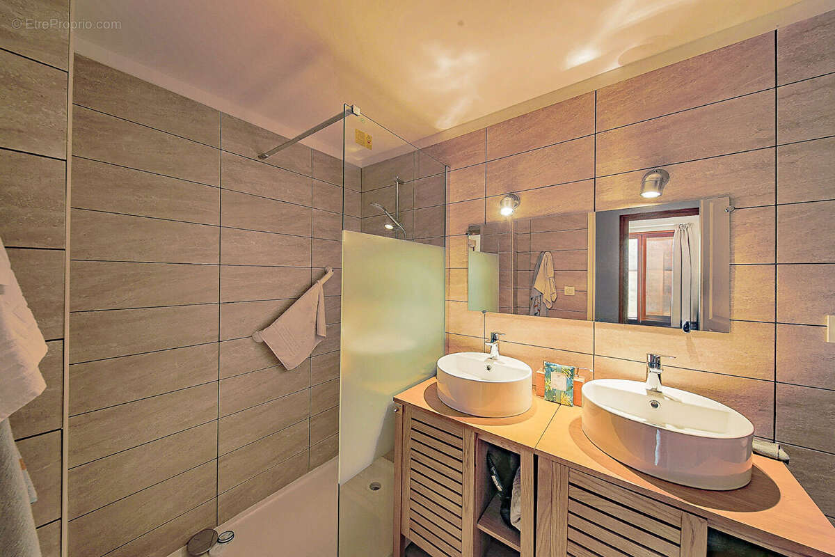 Commerce à BIGUGLIA