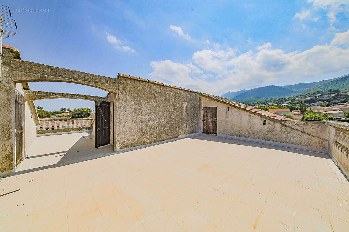 Commerce à BIGUGLIA