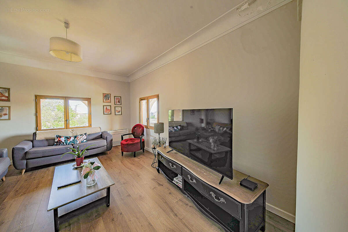 Commerce à BIGUGLIA