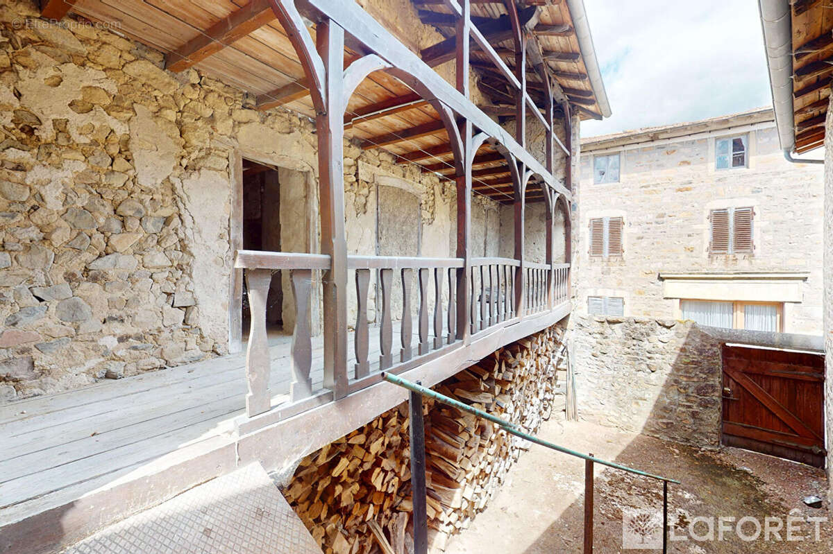 Maison à LES ARDILLATS