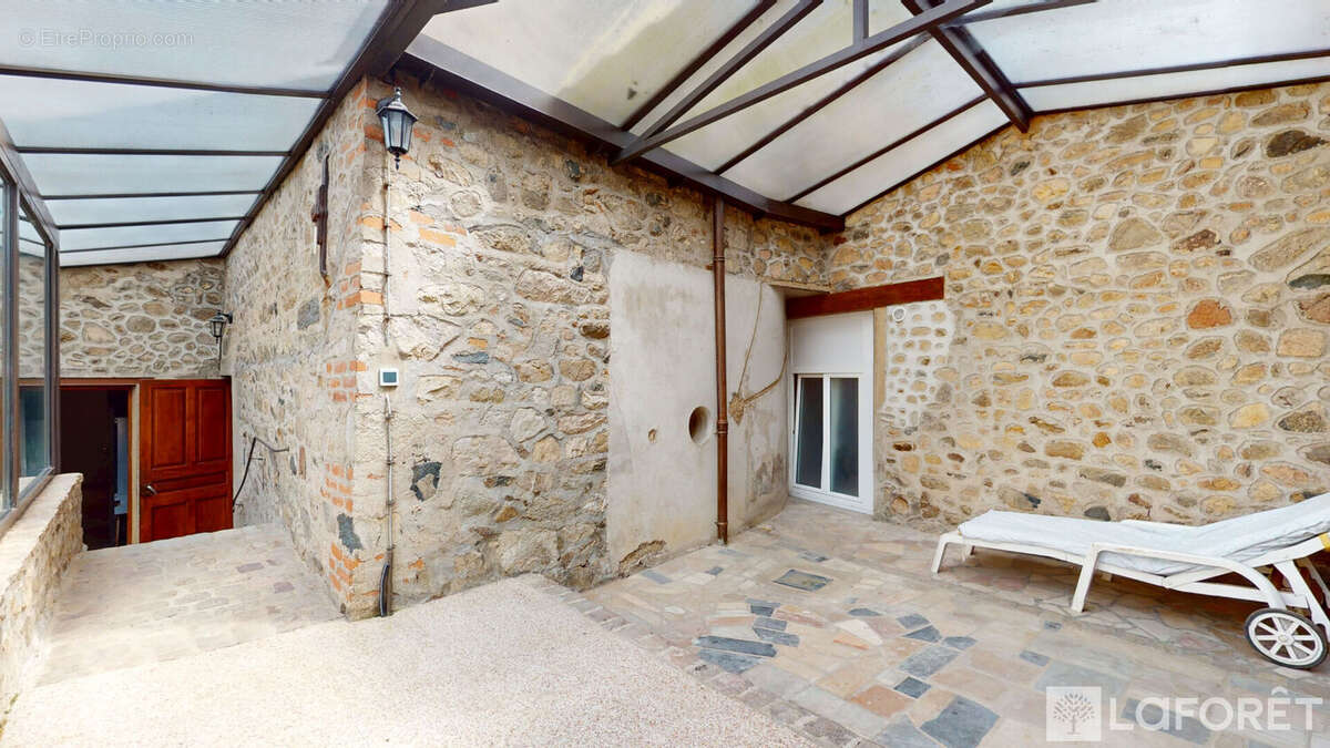 Maison à BEAUJEU