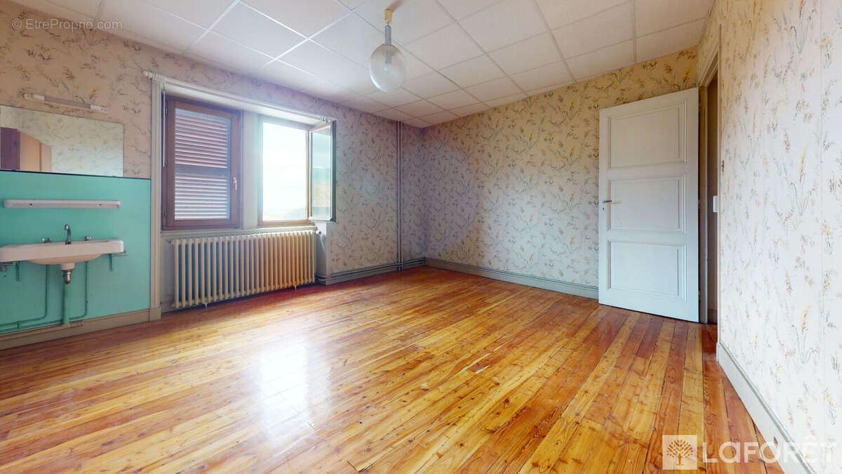 Maison à BEAUJEU