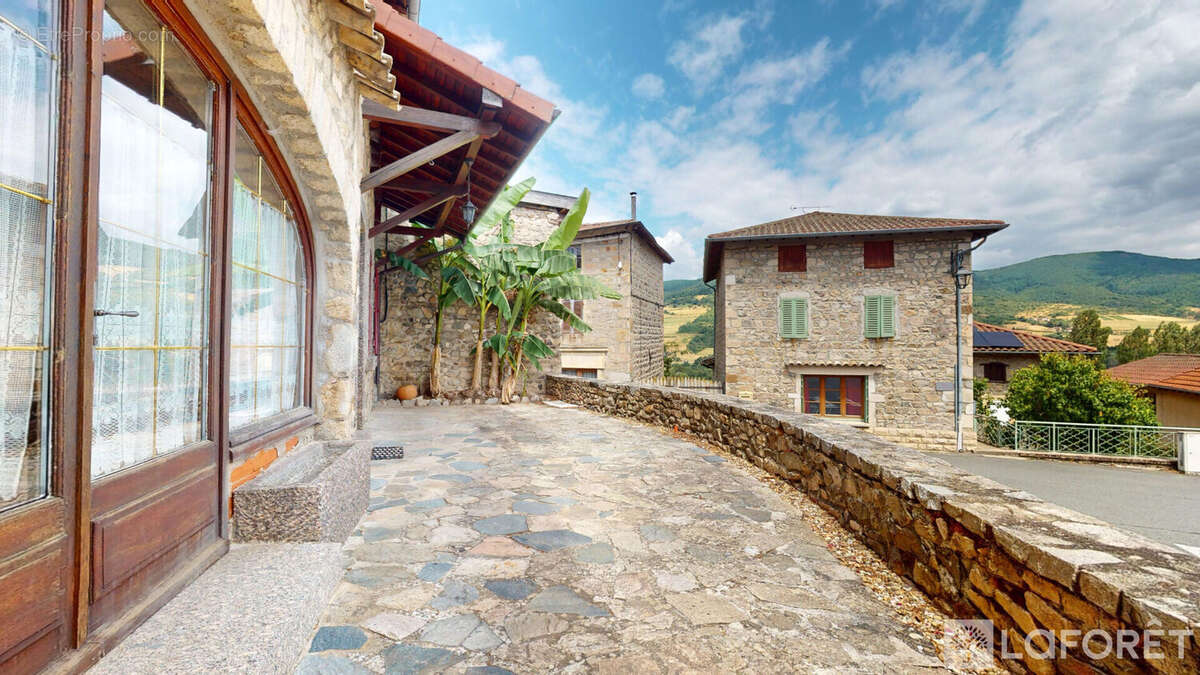 Maison à LES ARDILLATS