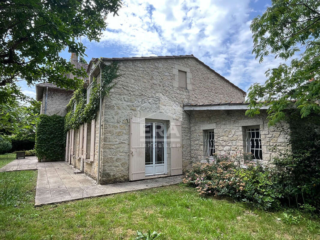Maison à PORT-SAINTE-FOY-ET-PONCHAPT