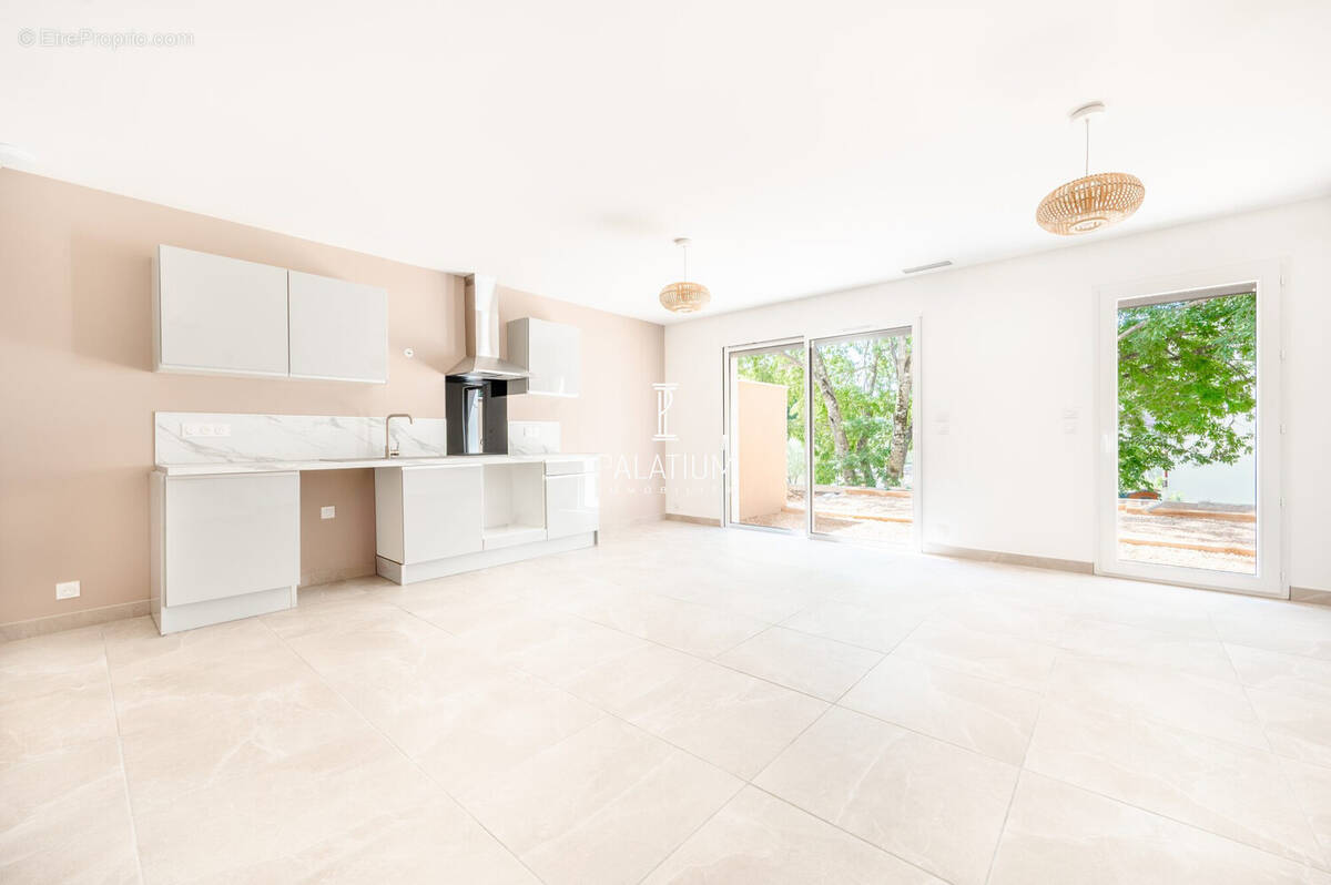 Maison à GREOUX-LES-BAINS